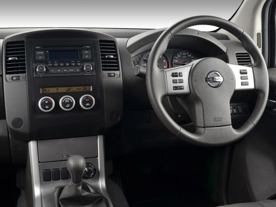  Nissan Navara Safari 2013 года  (фото 2 из 10)